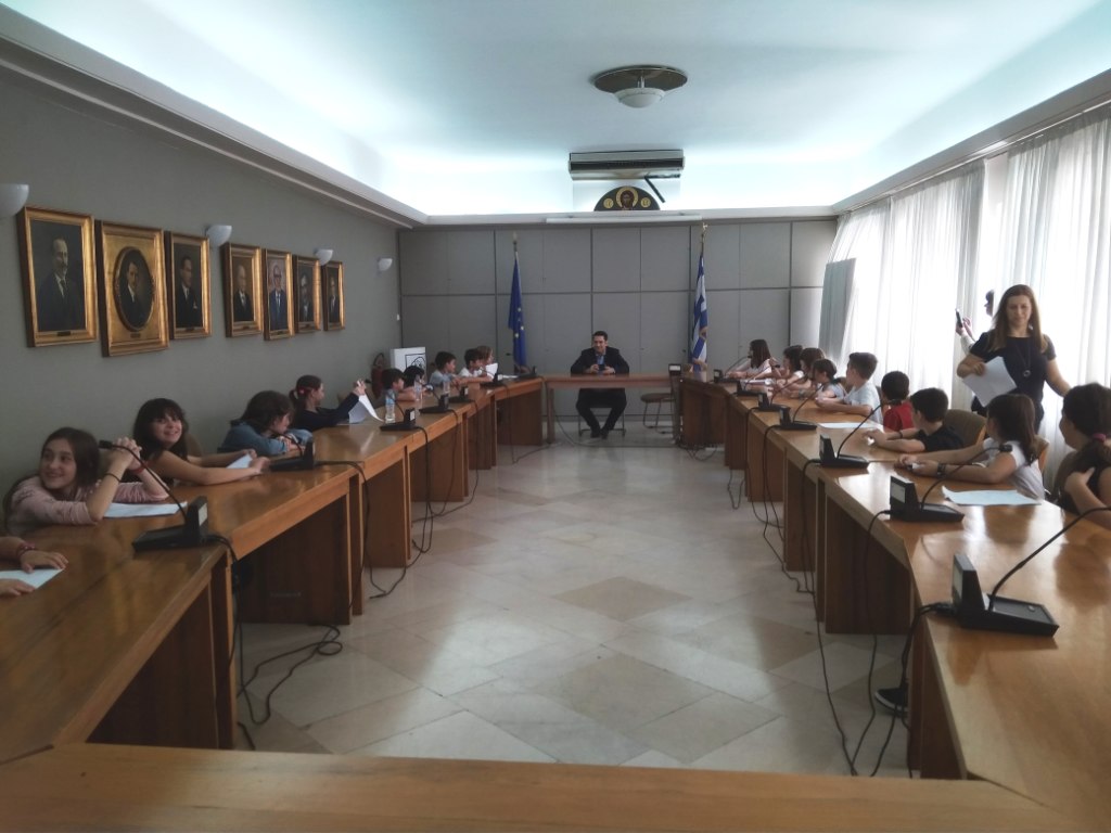 Η δημοσιογραφική ομάδα επισκέπτεται τον Δήμαρχο Αγρινίου